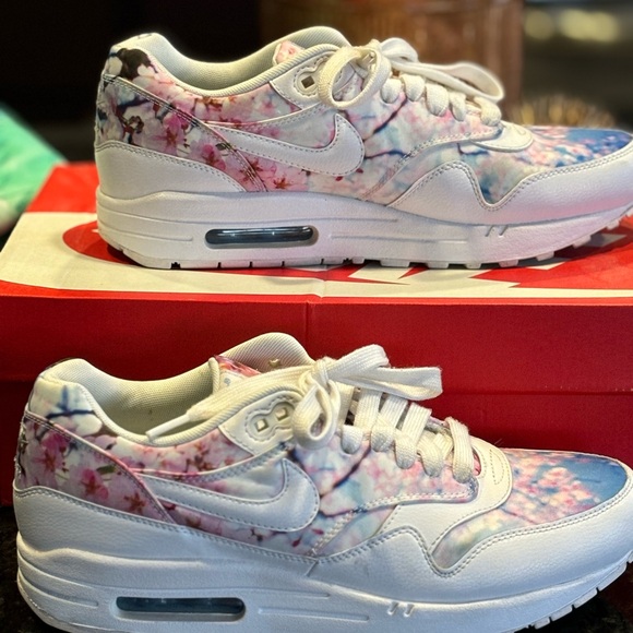 ๐ Nike Womenโs Air Max 1 Cherry Blossom print 528898 ๐ Sz 9 - Picture 4 of 12